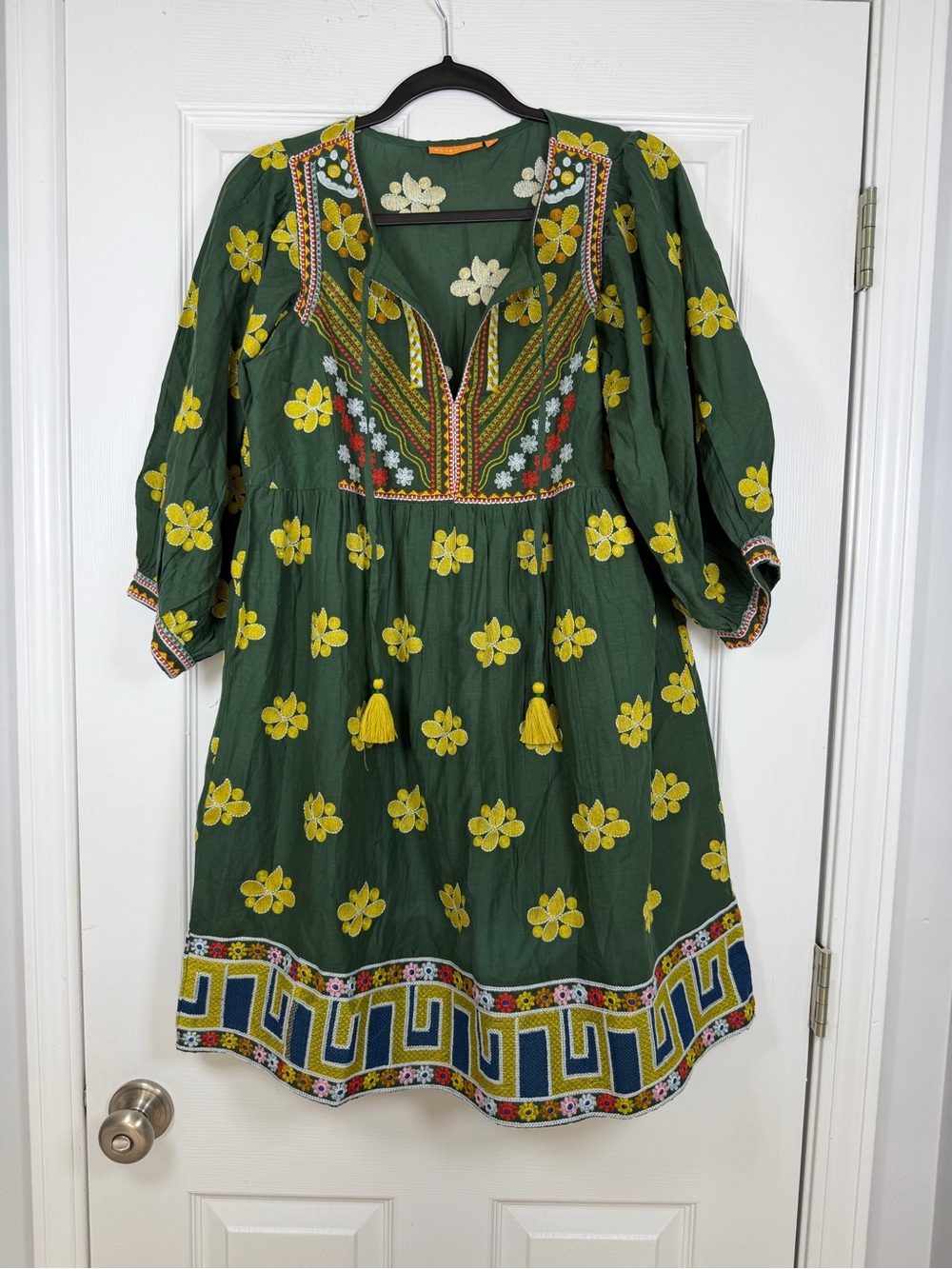 Oliphant Size S • Green Embroidered Dress Cotton.